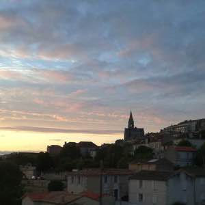 Angoulême city center de mardi dernier en fin d'après-midi lol #angouleme #city #sunset